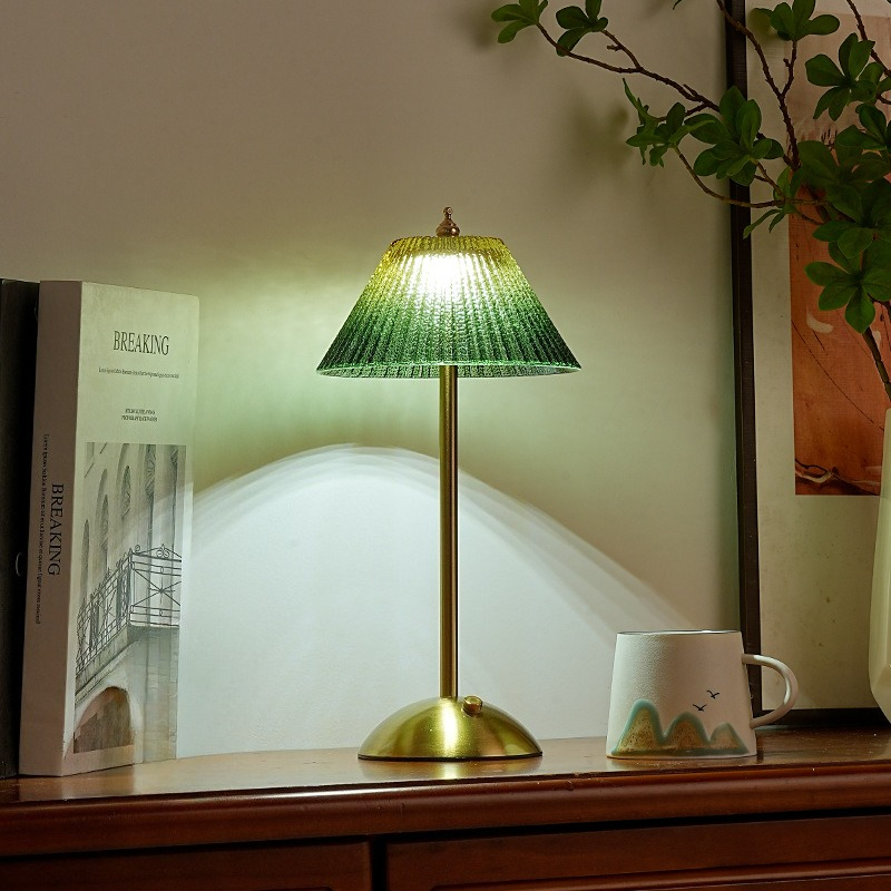 Glass Bed - 2026 Retro Gerippte Vintage Hochzeits-LED Kabellose